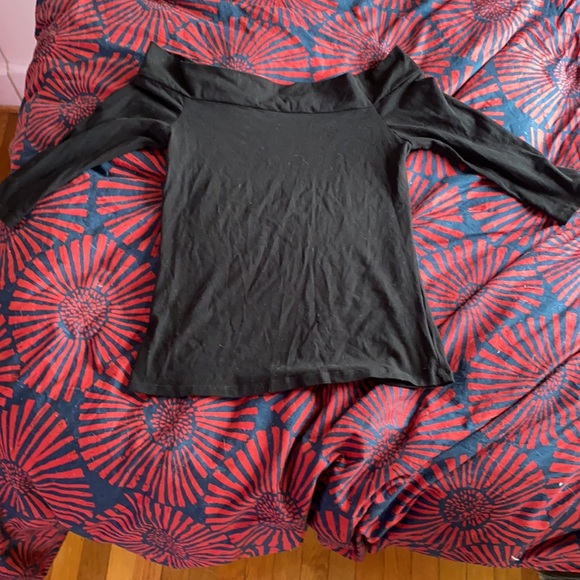 Off the shoulder top never worn! - Picture 3 of 3